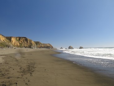 Beach that can be accessed from the Westport-Union campground.